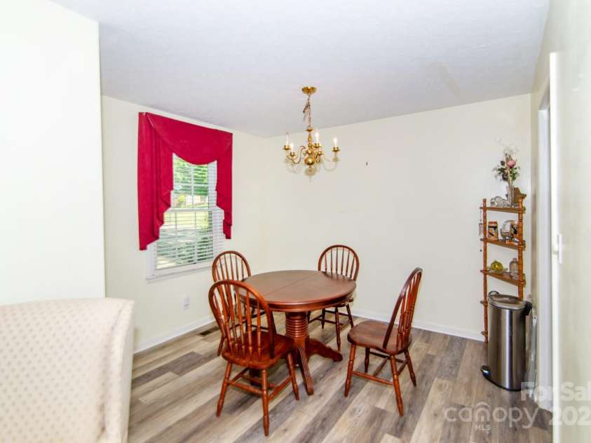 1211 Starlight Drive, Shelby, NC 28152.  MLS# CAR4254707, YatesRealty ID 15969. 