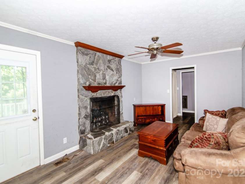 1211 Starlight Drive, Shelby, NC 28152.  MLS# CAR4254707, YatesRealty ID 15969. 