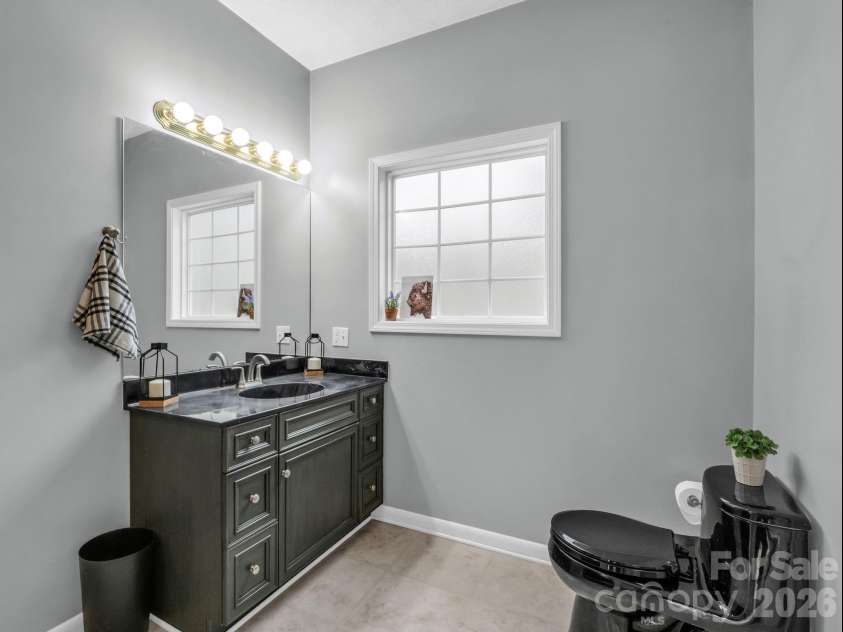 5 Hearthstone Lane, Flat Rock, NC 28731.  MLS# CAR4358961, YatesRealty ID 15969. 2nd Primary Bathroom