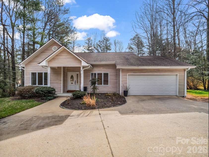 5 Hearthstone Lane, Flat Rock, NC 28731.  MLS# CAR4358961, YatesRealty ID 15969. 
