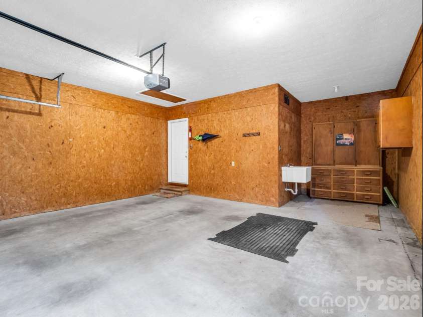 5 Hearthstone Lane, Flat Rock, NC 28731.  MLS# CAR4358961, YatesRealty ID 15969. 