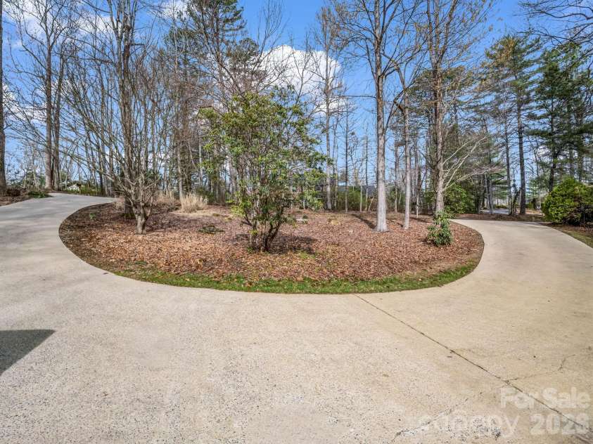 5 Hearthstone Lane, Flat Rock, NC 28731.  MLS# CAR4358961, YatesRealty ID 15969. 