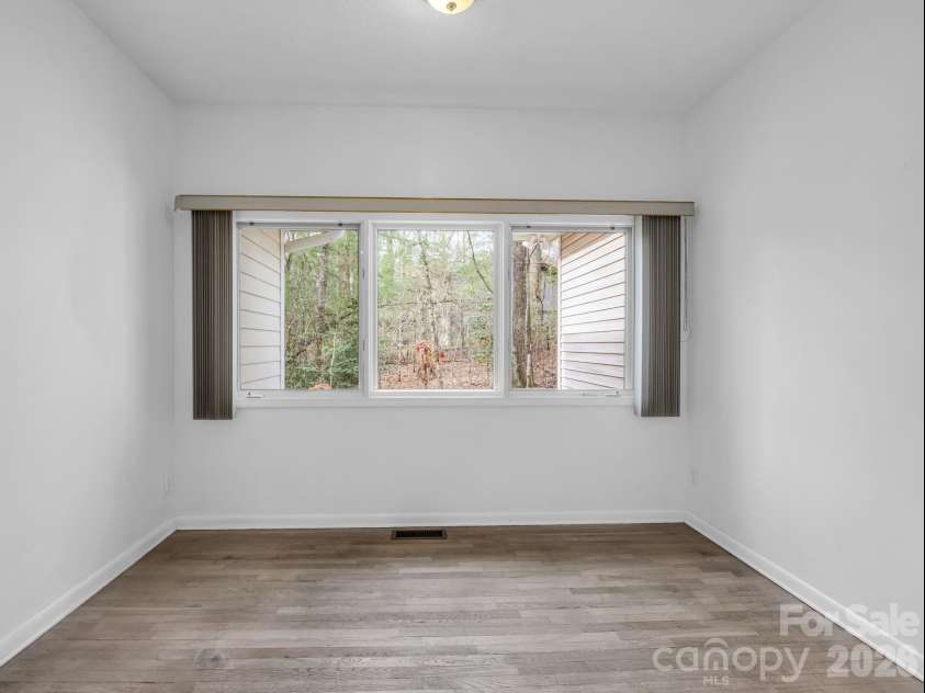 5 Hearthstone Lane, Flat Rock, NC 28731.  MLS# CAR4358961, YatesRealty ID 15969. Dining Area