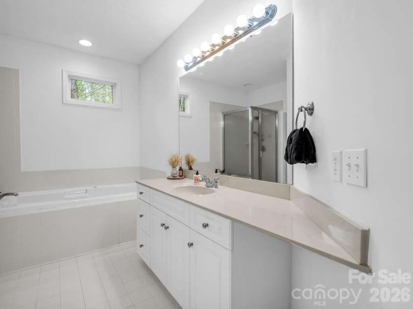 5 Hearthstone Lane, Flat Rock, NC 28731.  MLS# CAR4358961, YatesRealty ID 15969.  Primary Bathroom