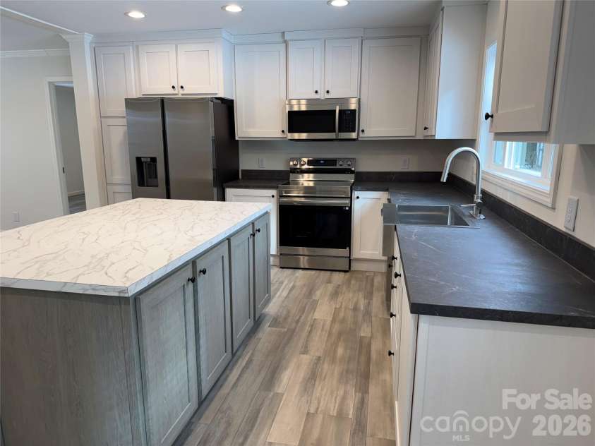 124 Titanium Drive, Statesville, NC 28625.  MLS# CAR4344096, YatesRealty ID 1597. 