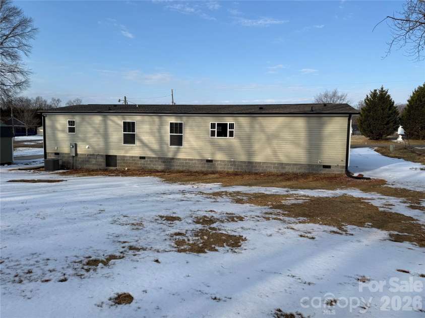 124 Titanium Drive, Statesville, NC 28625.  MLS# CAR4344096, YatesRealty ID 1597. 