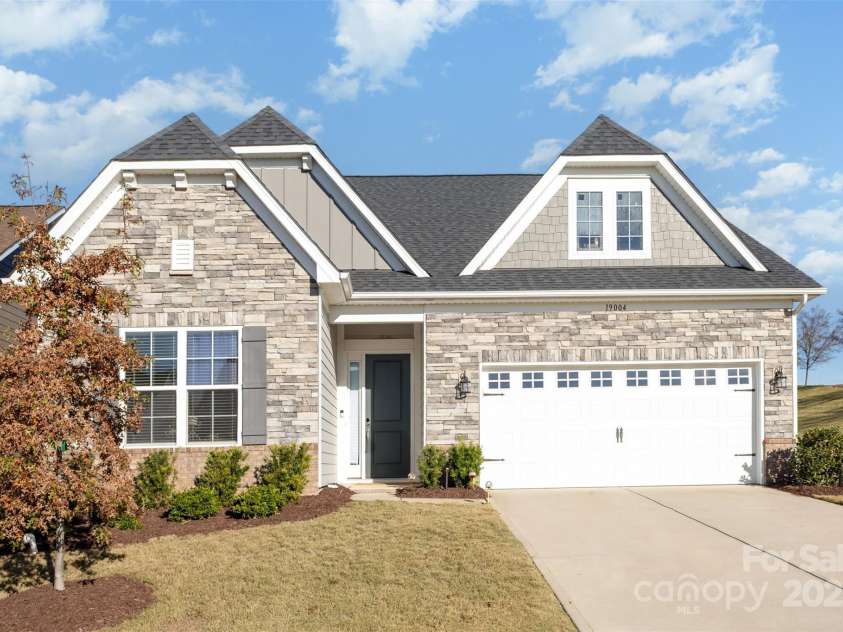 19004 Dry Narrows Way, Charlotte, NC 28278.  MLS# CAR4326256, YatesRealty ID 1597. 
