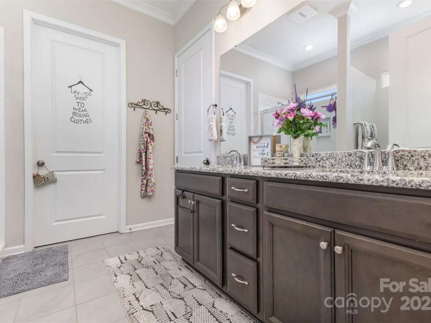 19004 Dry Narrows Way, Charlotte, NC 28278.  MLS# CAR4326256, YatesRealty ID 1597. 