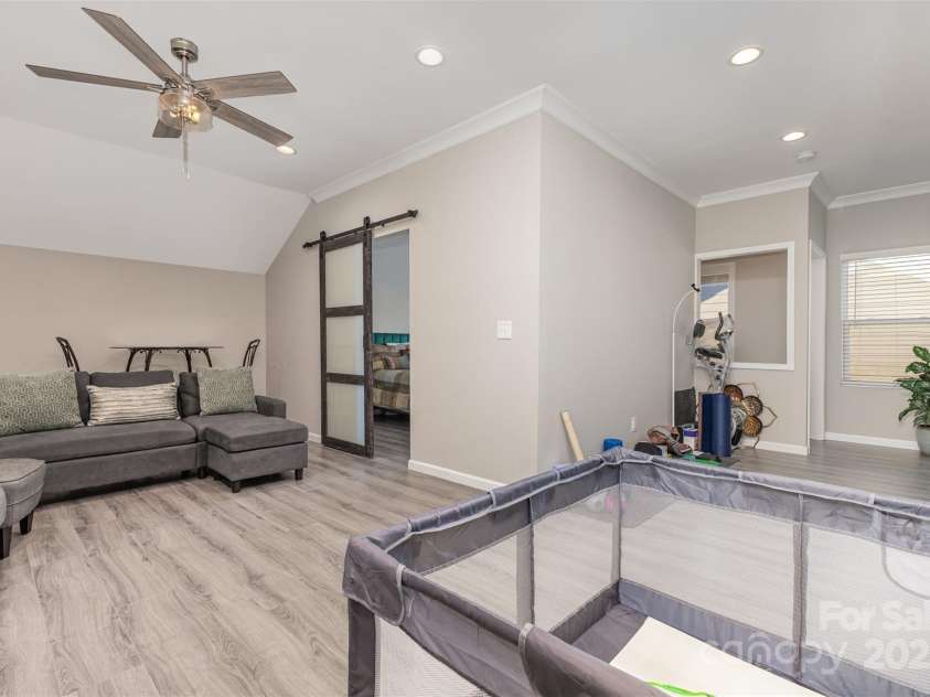 19004 Dry Narrows Way, Charlotte, NC 28278.  MLS# CAR4326256, YatesRealty ID 1597. 