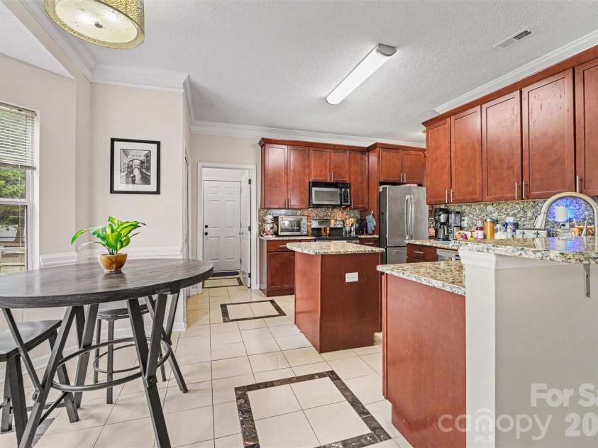 10529 Old Bridge Lane, Charlotte, NC 28269.  MLS# CAR4359597, YatesRealty ID 15970. 