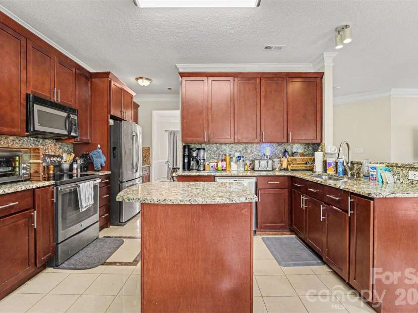 10529 Old Bridge Lane, Charlotte, NC 28269.  MLS# CAR4359597, YatesRealty ID 15970. 