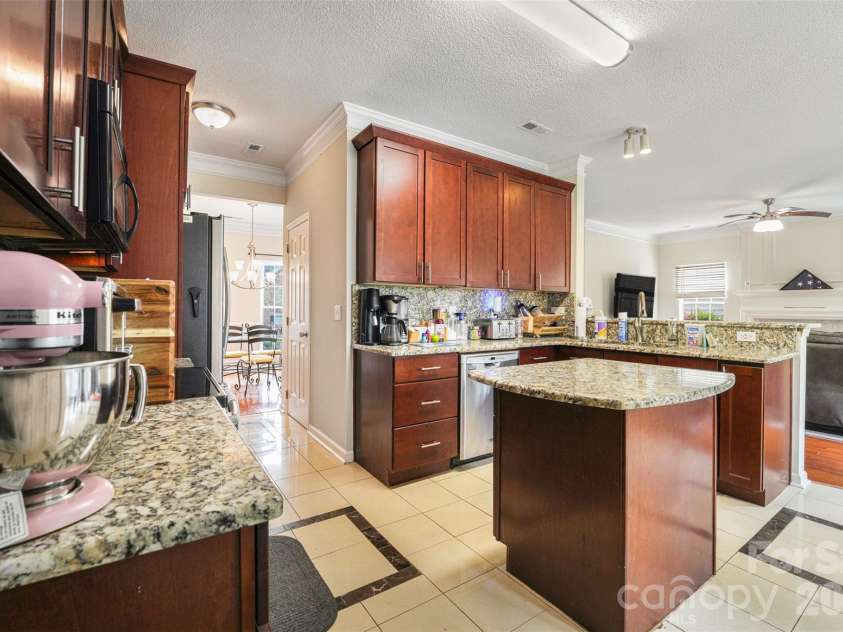10529 Old Bridge Lane, Charlotte, NC 28269.  MLS# CAR4359597, YatesRealty ID 15970. 