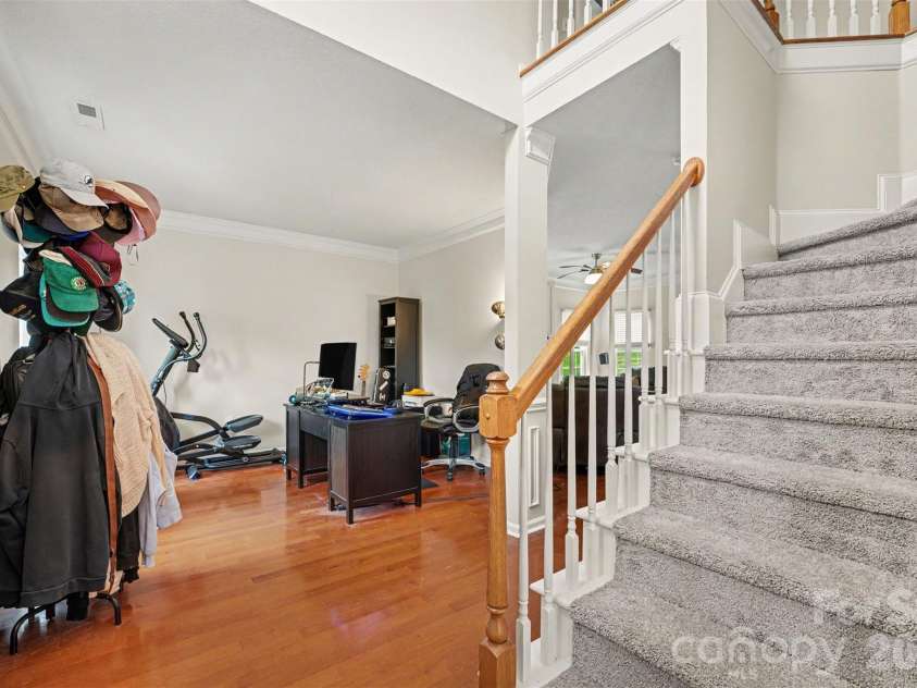 10529 Old Bridge Lane, Charlotte, NC 28269.  MLS# CAR4359597, YatesRealty ID 15970. 