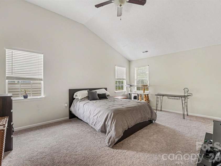 10529 Old Bridge Lane, Charlotte, NC 28269.  MLS# CAR4359597, YatesRealty ID 15970. 