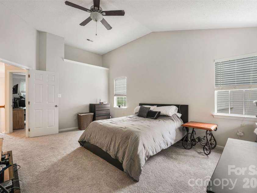 10529 Old Bridge Lane, Charlotte, NC 28269.  MLS# CAR4359597, YatesRealty ID 15970. 