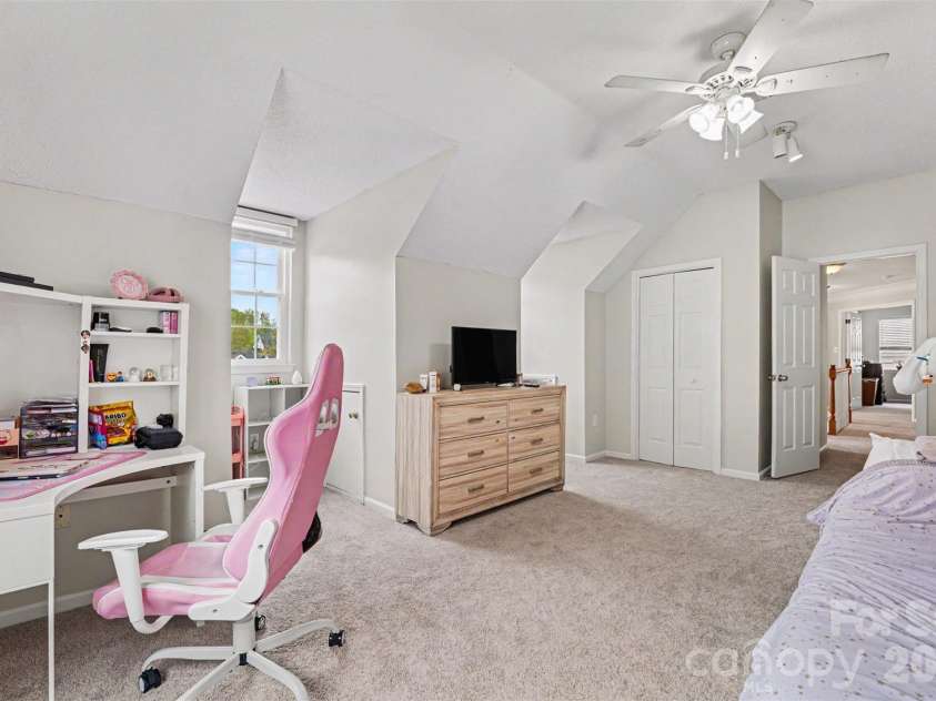 10529 Old Bridge Lane, Charlotte, NC 28269.  MLS# CAR4359597, YatesRealty ID 15970. 