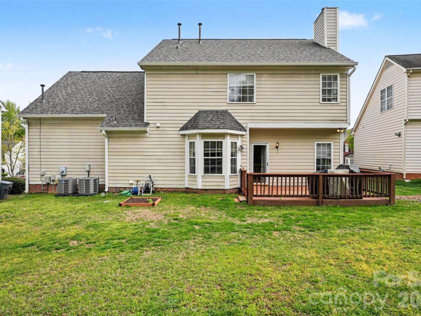 10529 Old Bridge Lane, Charlotte, NC 28269.  MLS# CAR4359597, YatesRealty ID 15970. 
