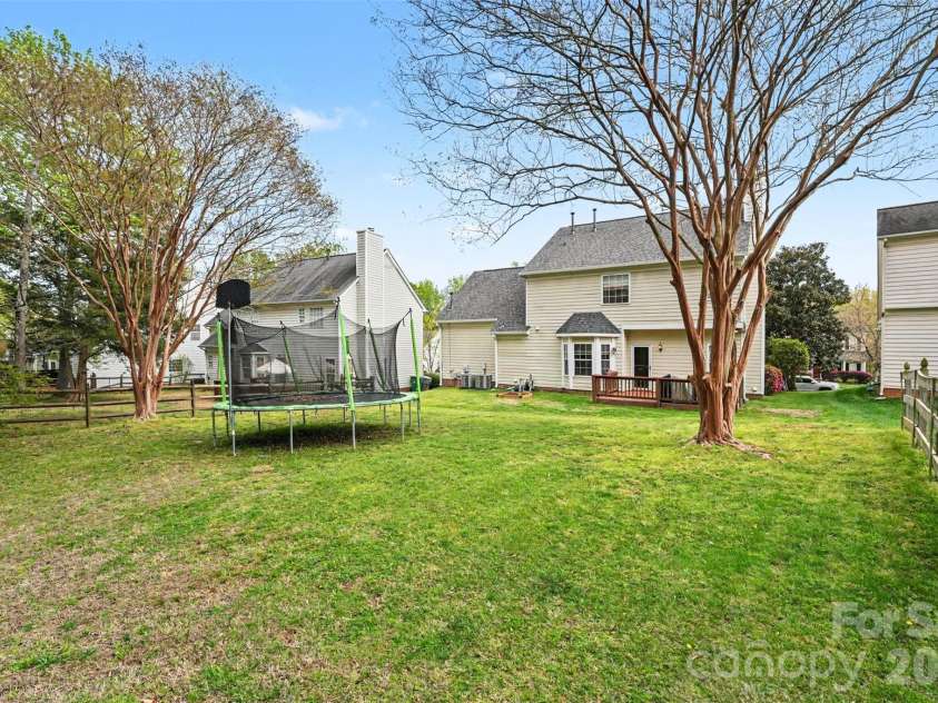 10529 Old Bridge Lane, Charlotte, NC 28269.  MLS# CAR4359597, YatesRealty ID 15970. 