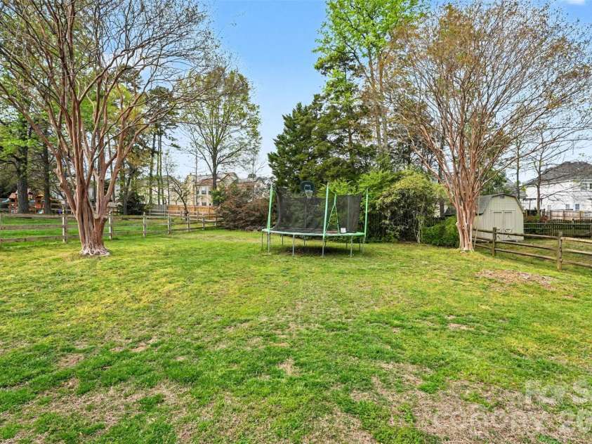 10529 Old Bridge Lane, Charlotte, NC 28269.  MLS# CAR4359597, YatesRealty ID 15970. 