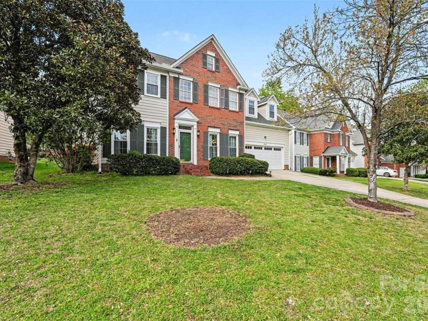 10529 Old Bridge Lane, Charlotte, NC 28269.  MLS# CAR4359597, YatesRealty ID 15970. 
