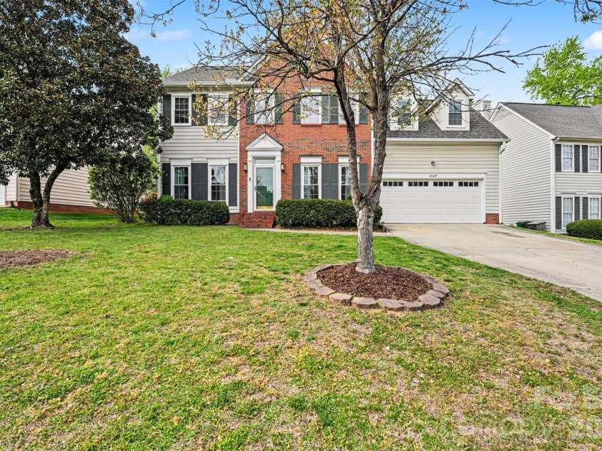 10529 Old Bridge Lane, Charlotte, NC 28269.  MLS# CAR4359597, YatesRealty ID 15970. 