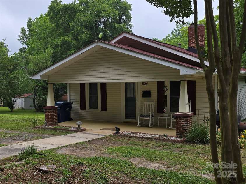804 Dennis Street, Troy, NC 27371.  MLS# CAR4263970, YatesRealty ID 15970. 