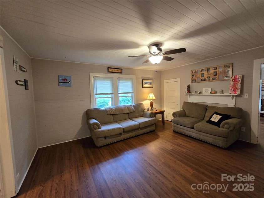 804 Dennis Street, Troy, NC 27371.  MLS# CAR4263970, YatesRealty ID 15970. 