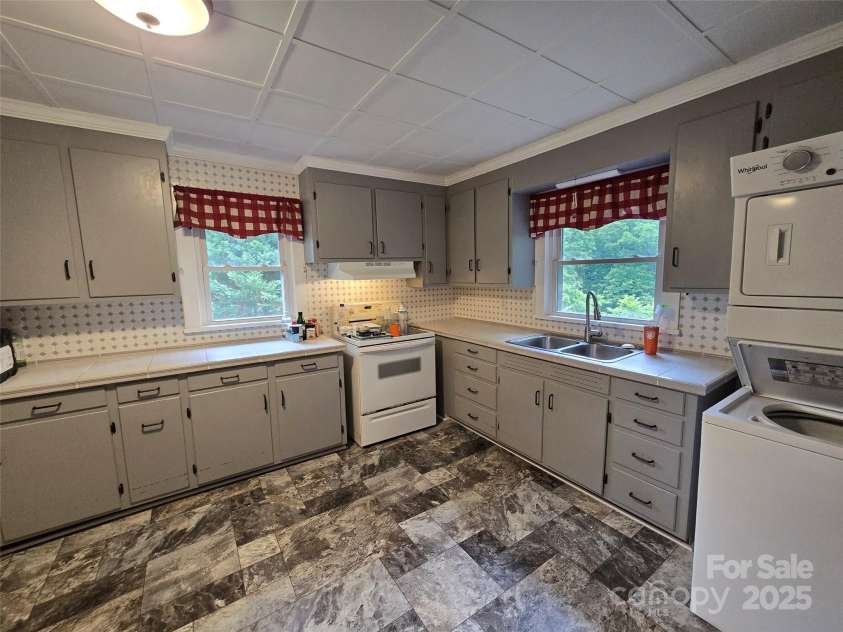 804 Dennis Street, Troy, NC 27371.  MLS# CAR4263970, YatesRealty ID 15970. 