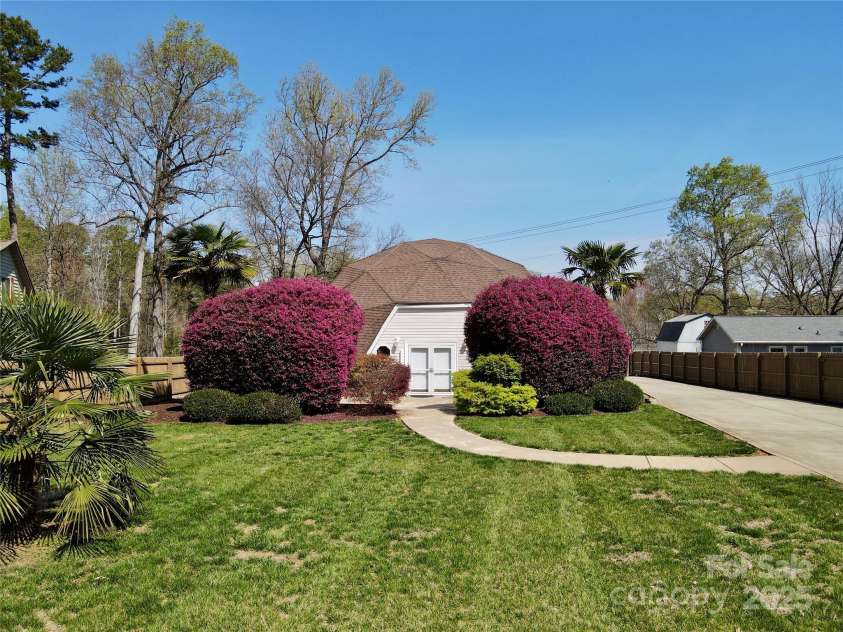 7977 Lucky Creek Lane, Denver, NC 28037.  MLS# CAR4220264, YatesRealty ID 15973. 