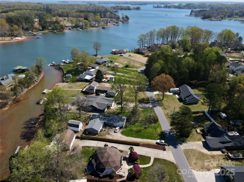 7977 Lucky Creek Lane, Denver, NC 28037.  MLS# CAR4220264, YatesRealty ID 15973. 