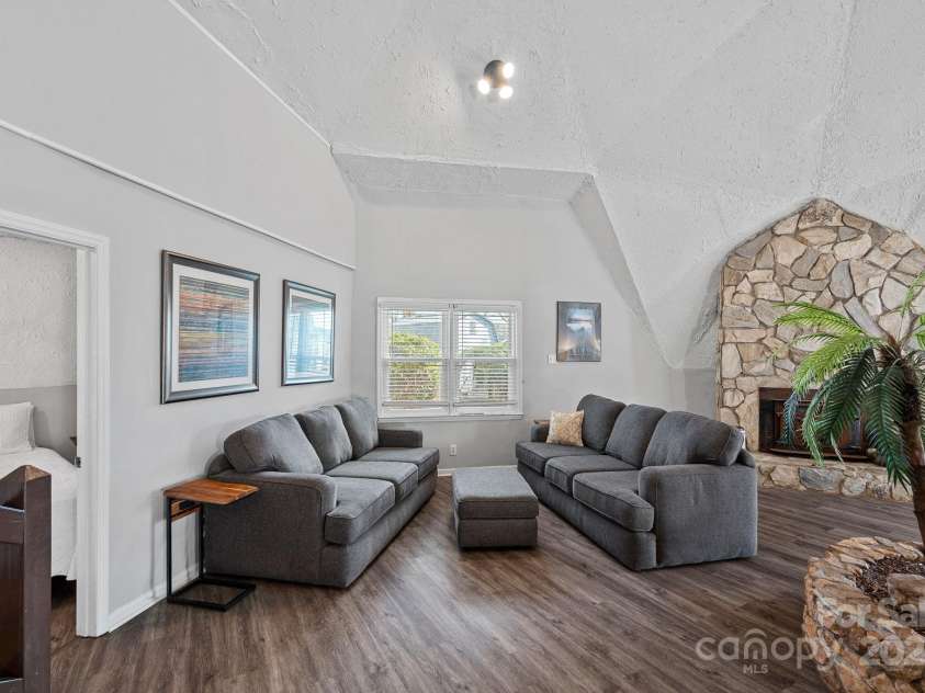 7977 Lucky Creek Lane, Denver, NC 28037.  MLS# CAR4220264, YatesRealty ID 15973. 