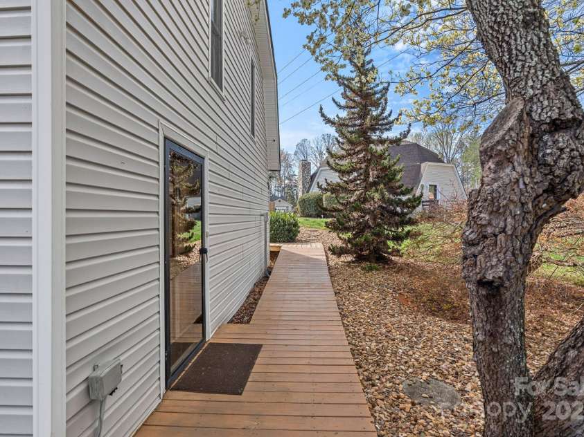 7977 Lucky Creek Lane, Denver, NC 28037.  MLS# CAR4220264, YatesRealty ID 15973. 