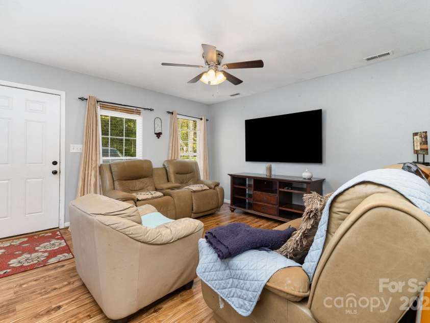 1263 Crawford Road, Rock Hill, SC 29730.  MLS# CAR4251830, YatesRealty ID 15974. 