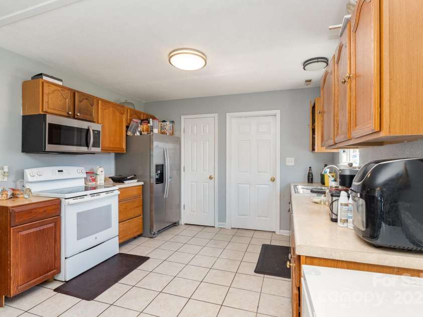 1263 Crawford Road, Rock Hill, SC 29730.  MLS# CAR4251830, YatesRealty ID 15974. 