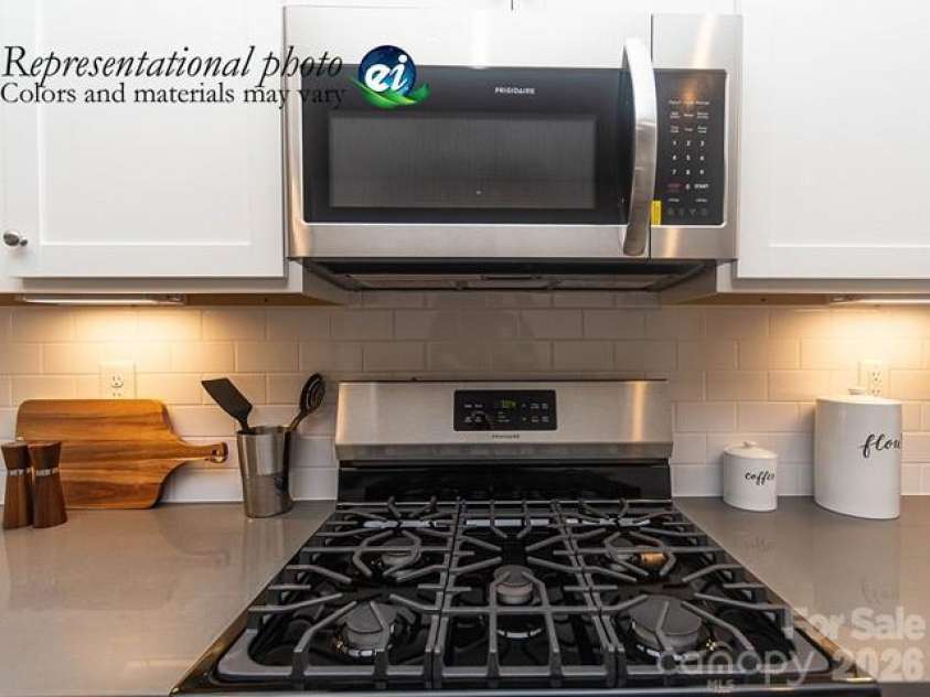 8128 McGarry Trail, Charlotte, NC 28214.  MLS# CAR4360831, YatesRealty ID 15974. 
