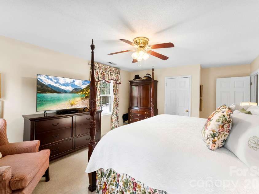 1025 Rudd Road, Gastonia, NC 28054.  MLS# CAR4359303, YatesRealty ID 15975. 