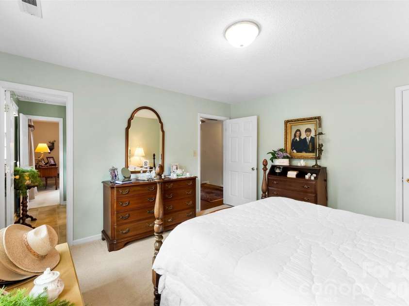 1025 Rudd Road, Gastonia, NC 28054.  MLS# CAR4359303, YatesRealty ID 15975. 