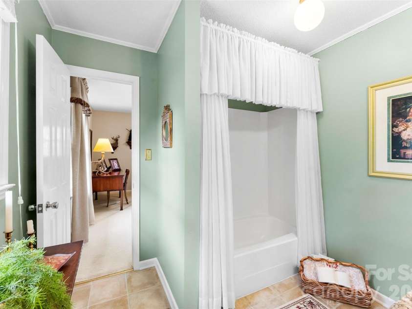 1025 Rudd Road, Gastonia, NC 28054.  MLS# CAR4359303, YatesRealty ID 15975. 