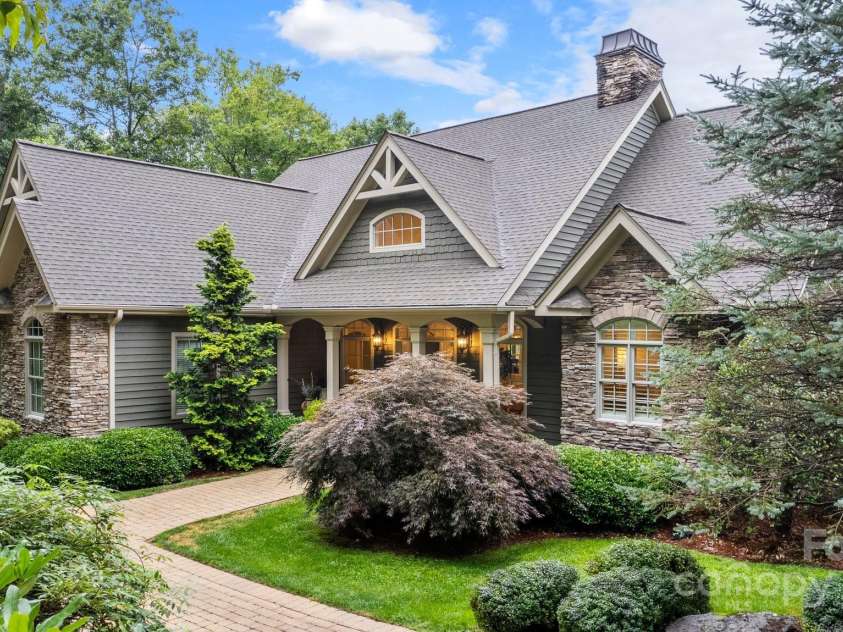 206 Stone Valley Way, Hendersonville, NC 28792.  MLS# CAR4251980, YatesRealty ID 15975. 