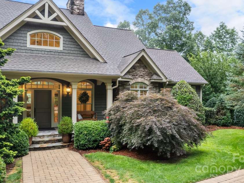 206 Stone Valley Way, Hendersonville, NC 28792.  MLS# CAR4251980, YatesRealty ID 15975. 