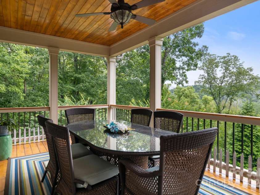 206 Stone Valley Way, Hendersonville, NC 28792.  MLS# CAR4251980, YatesRealty ID 15975. 