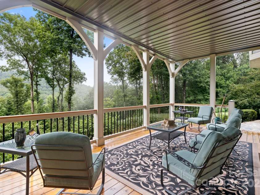 206 Stone Valley Way, Hendersonville, NC 28792.  MLS# CAR4251980, YatesRealty ID 15975. 