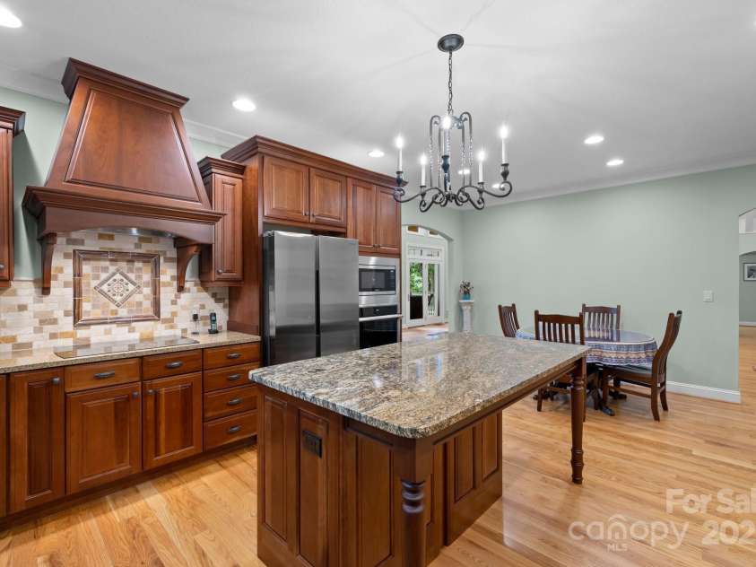 206 Stone Valley Way, Hendersonville, NC 28792.  MLS# CAR4251980, YatesRealty ID 15975. 