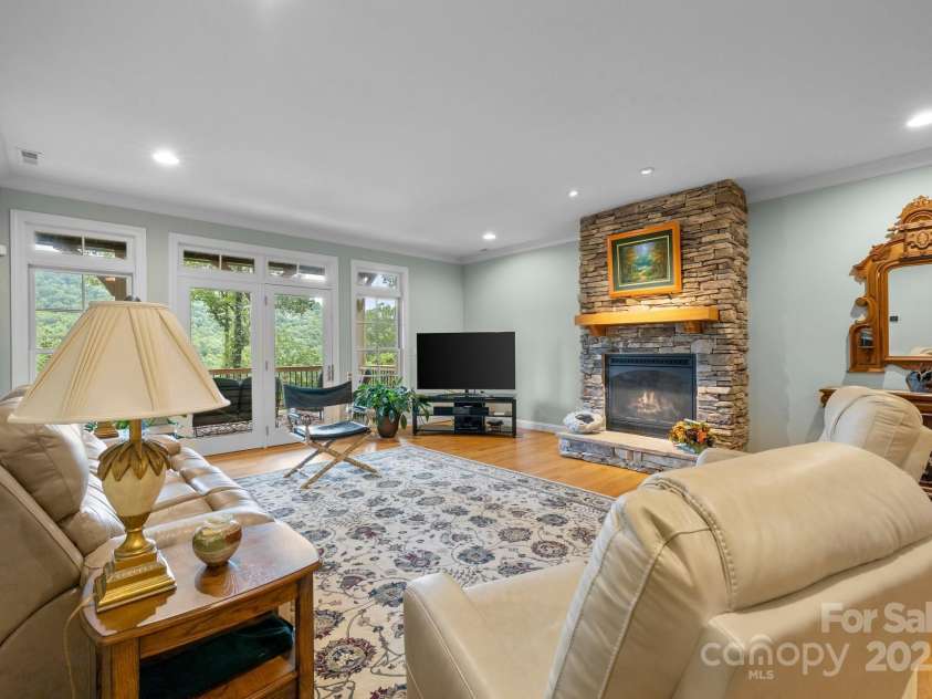 206 Stone Valley Way, Hendersonville, NC 28792.  MLS# CAR4251980, YatesRealty ID 15975. 