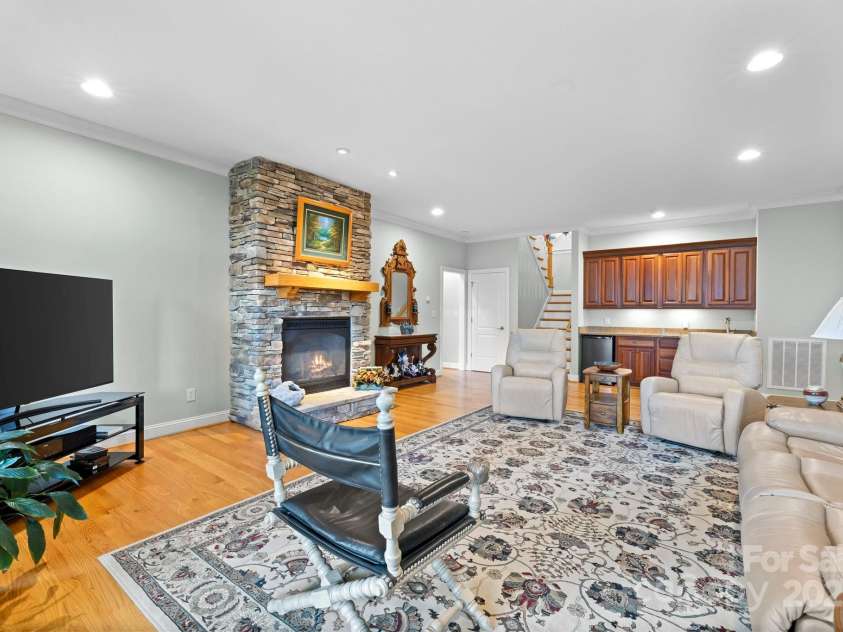 206 Stone Valley Way, Hendersonville, NC 28792.  MLS# CAR4251980, YatesRealty ID 15975. 