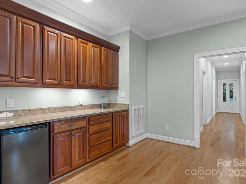 206 Stone Valley Way, Hendersonville, NC 28792.  MLS# CAR4251980, YatesRealty ID 15975. 