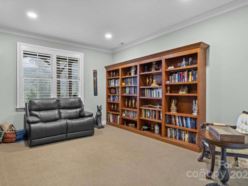 206 Stone Valley Way, Hendersonville, NC 28792.  MLS# CAR4251980, YatesRealty ID 15975. 