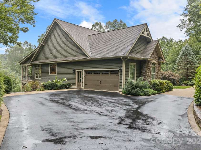 206 Stone Valley Way, Hendersonville, NC 28792.  MLS# CAR4251980, YatesRealty ID 15975. 