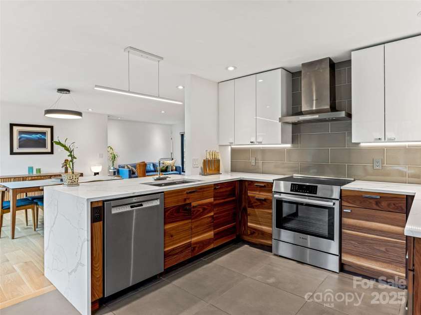 30 Summer Street, Asheville, NC 28804.  MLS# CAR4244619, YatesRealty ID 15976. European Designer Chef's Kitchen & Induction Oven