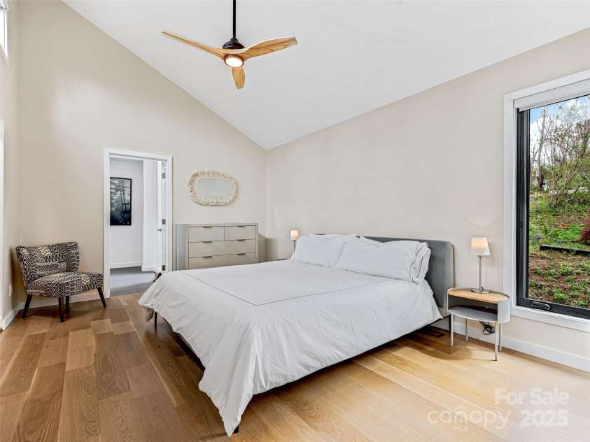 30 Summer Street, Asheville, NC 28804.  MLS# CAR4244619, YatesRealty ID 15976. Light & Peaceful Primary Suite